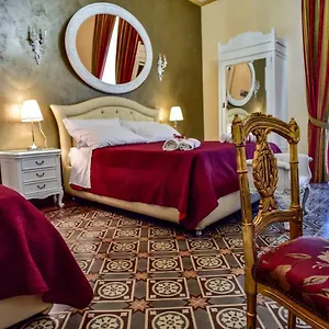 Palazzo Degli Affreschi Bed and breakfast